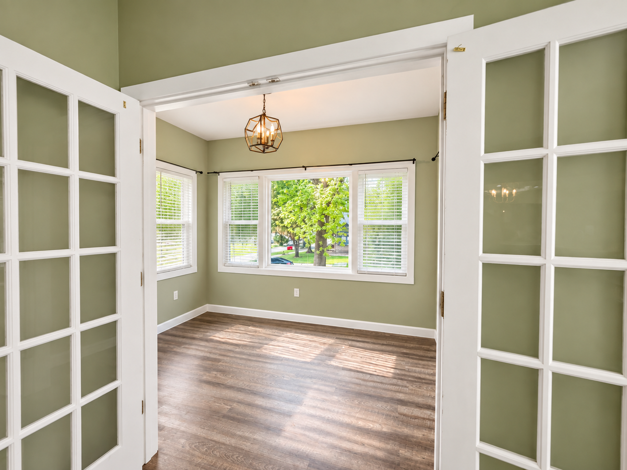 1814 S Norton Ave - Photo 7 of 19
