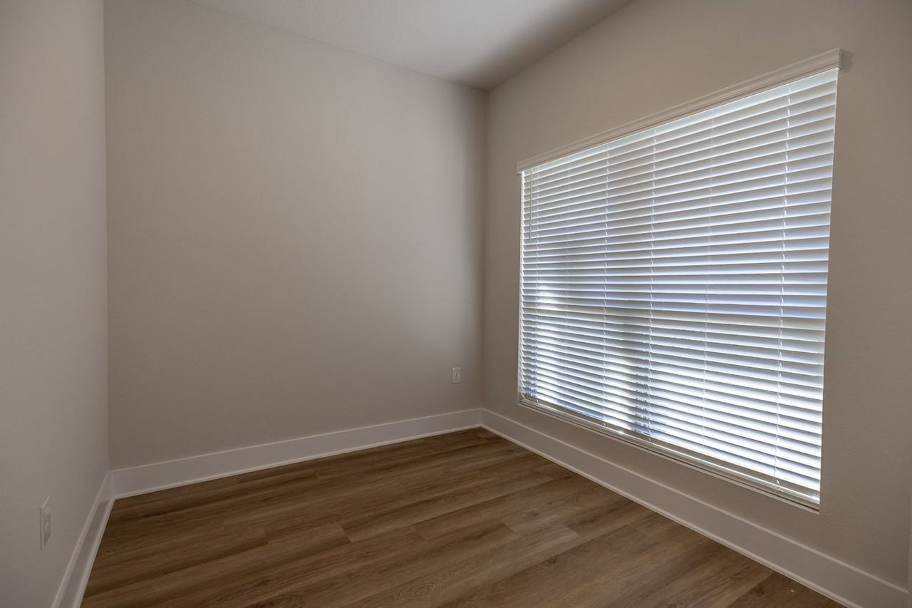 162 Ferdinand Ave - Photo 2 of 15