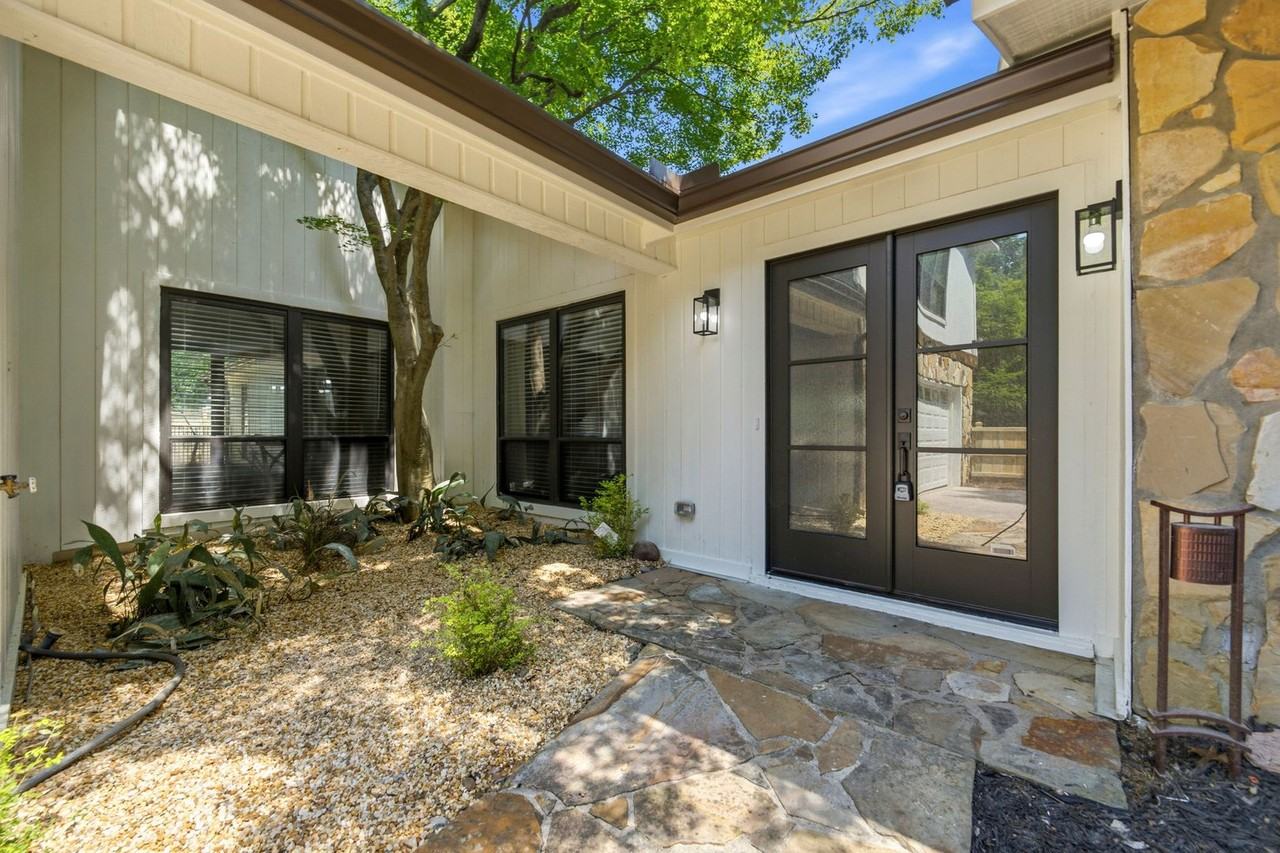 1845 Branch Valley Dr - Photo 3 of 40