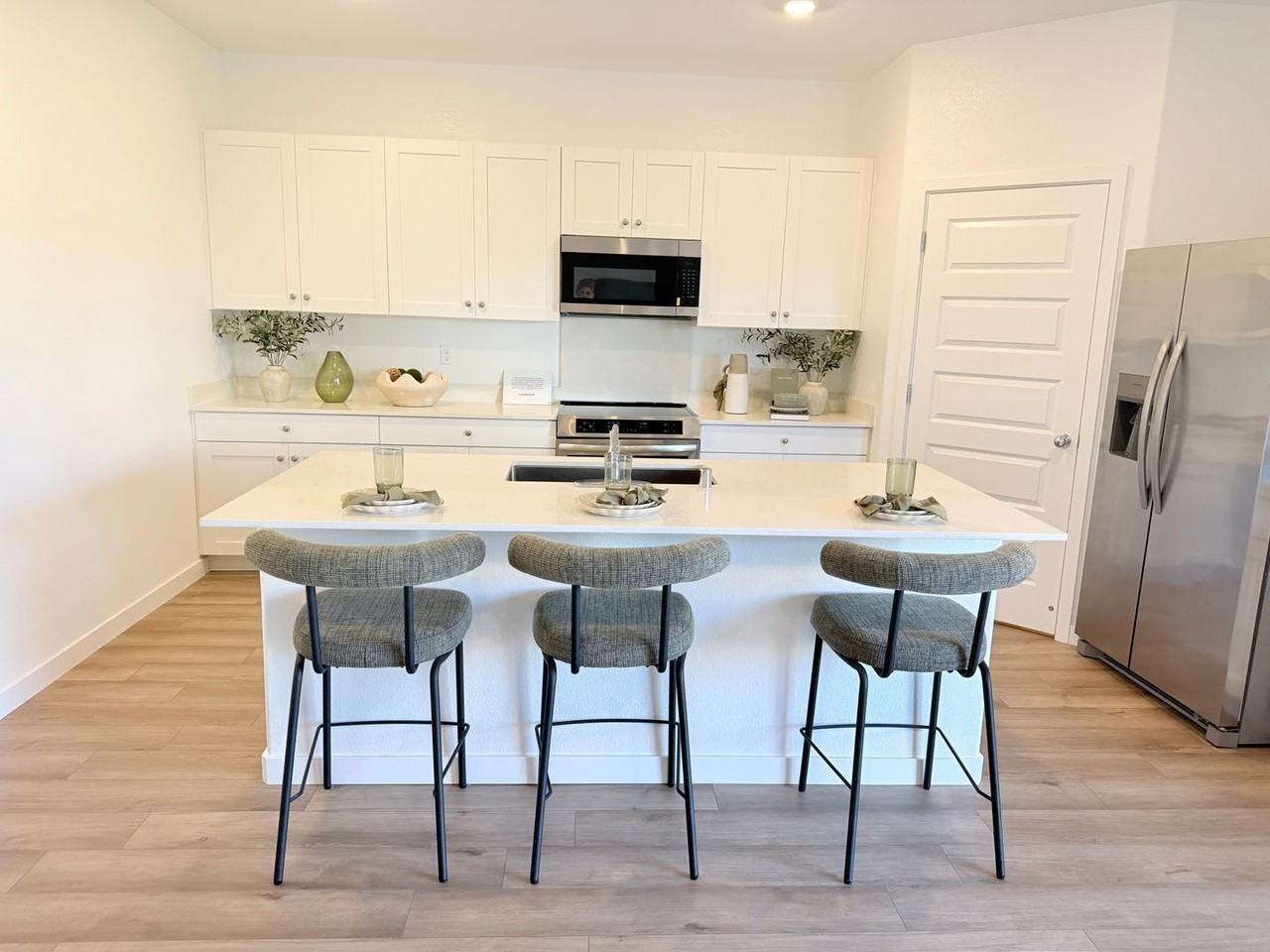 3544 Vestland Way - Photo 4 of 50