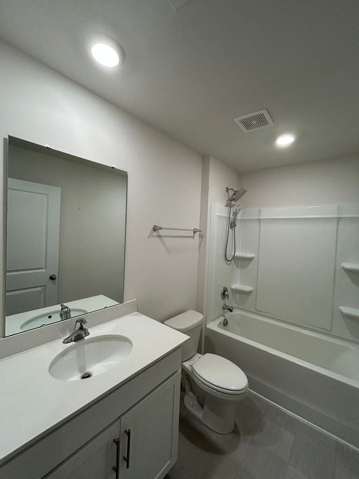 129 Glenshire Dr - Photo 3 of 17