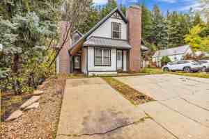 featured image of 207 Daly Ave