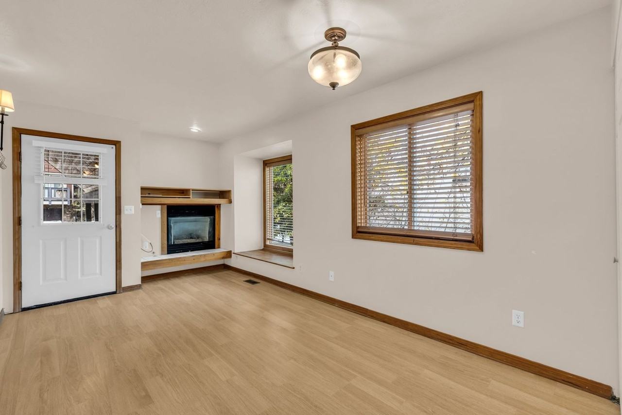 207 Daly Ave - Photo 3 of 14