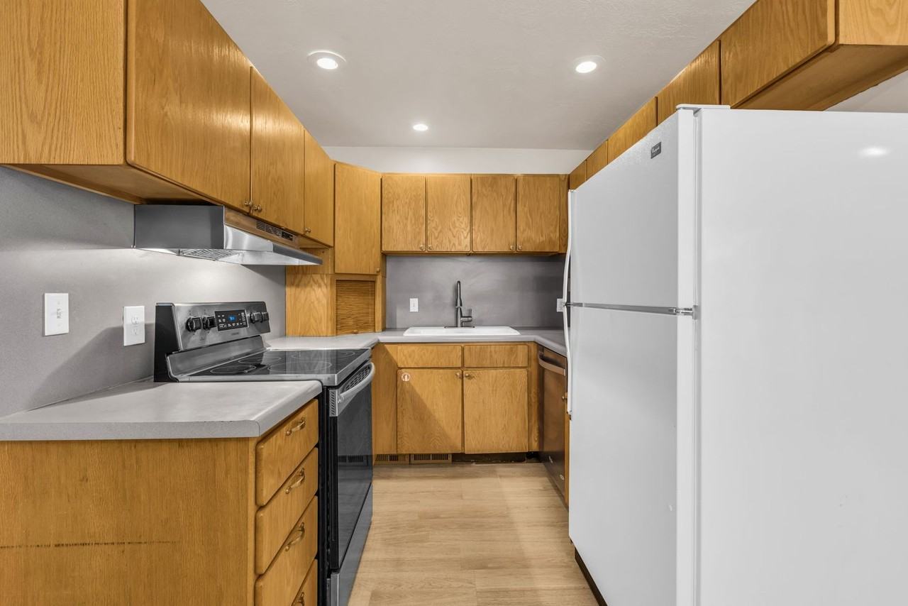 207 Daly Ave - Photo 5 of 14