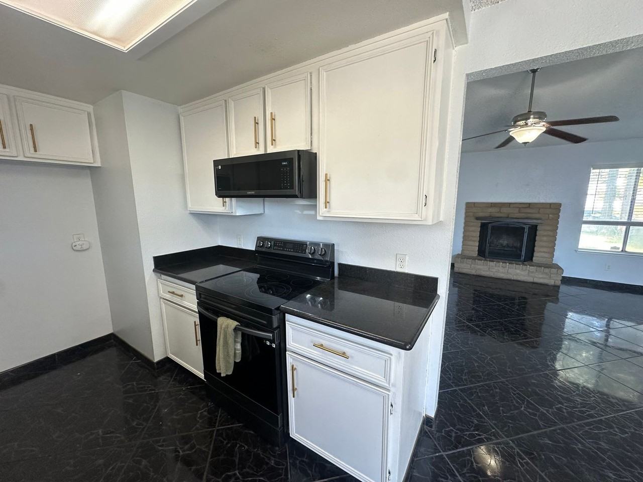 3100 Kounias Dr - Photo 6 of 21