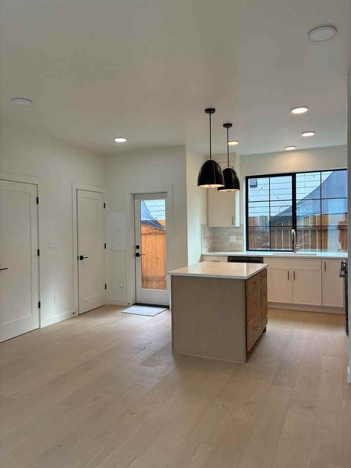4994 Ne 26th Ave - Photo 3 of 26