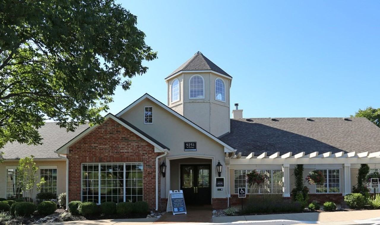 Signature Place Apartments - Photo 3 of 18
