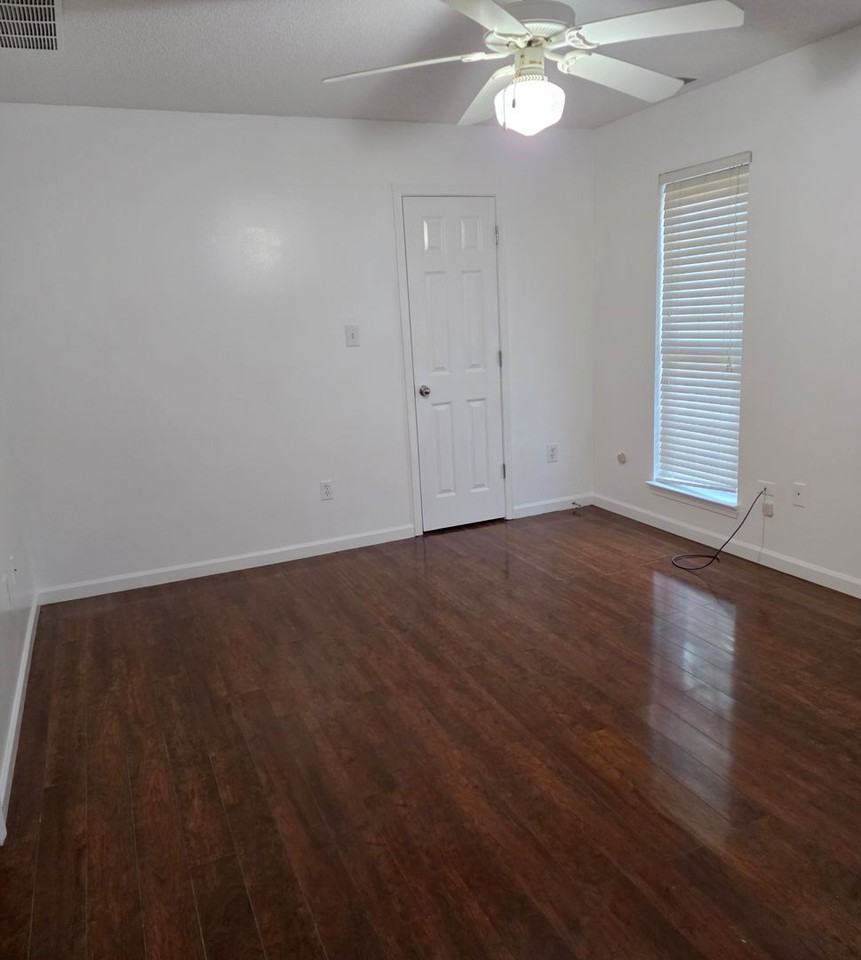 1624 1624 Central Trails Drive*****CHOICE HOME WARRANTY***** - Photo 3 of 16