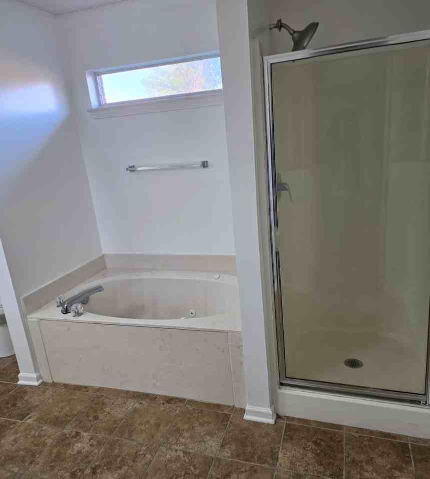 1624 1624 Central Trails Drive*****CHOICE HOME WARRANTY***** - Photo 5 of 16