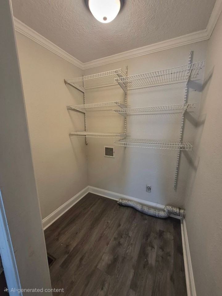 814 Juniper Dr - Photo 4 of 13