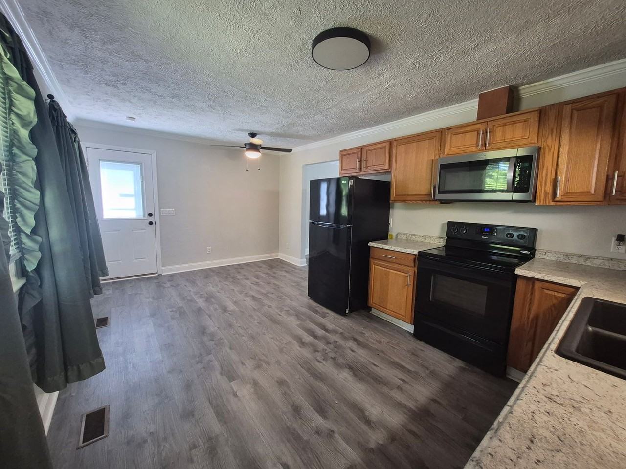 814 Juniper Dr - Photo 5 of 13