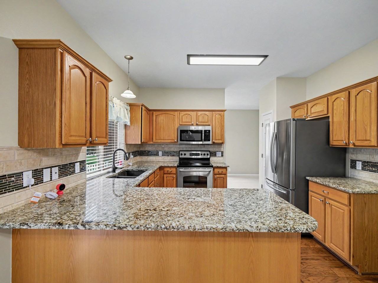 1912 Ridgeview Dr - Photo 5 of 17