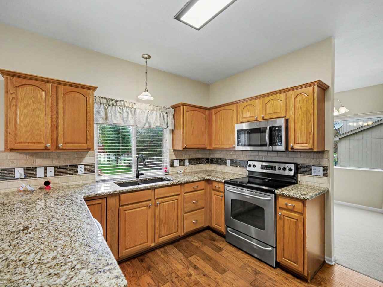1912 Ridgeview Dr - Photo 6 of 17