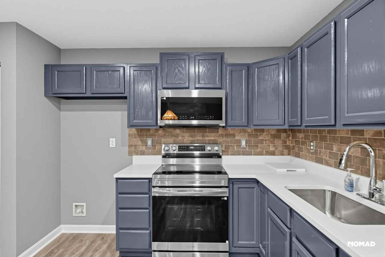 3216 Kelox Rd - Photo 3 of 36