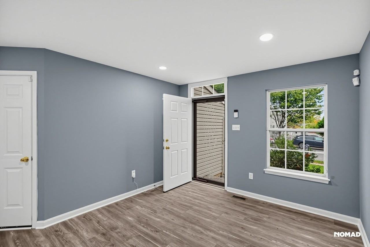 3216 Kelox Rd - Photo 5 of 36
