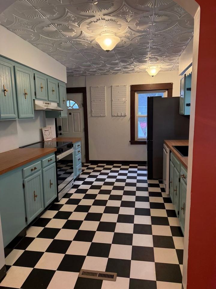 525 Se Side St - Photo 2 of 13