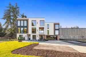 featured image of 9437 Slater Ave Ne