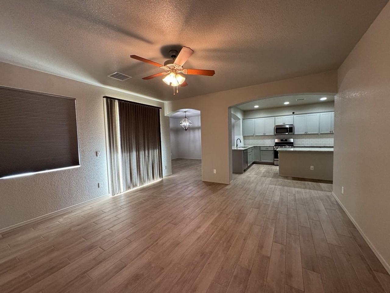 1094 Wagner Pl - Photo 3 of 24