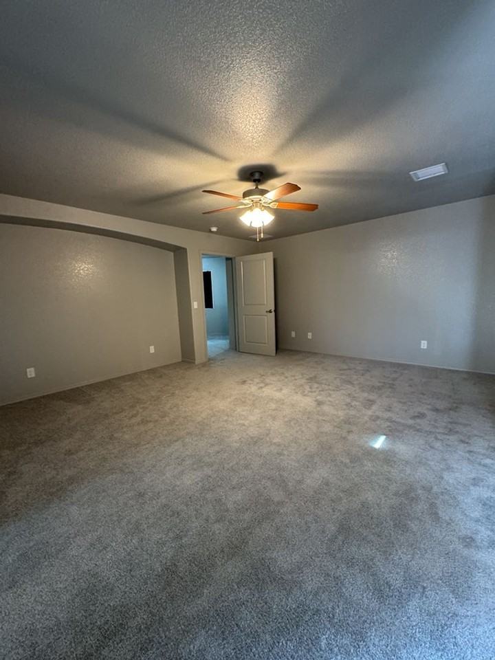 1094 Wagner Pl - Photo 7 of 24