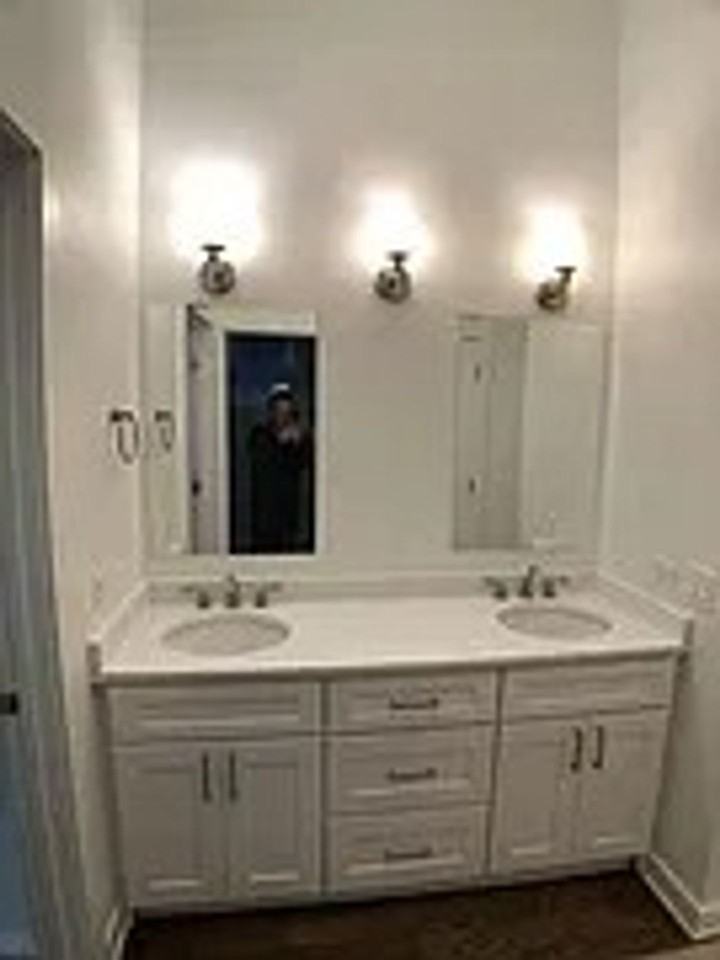 1115 N Hermitage Ave - Photo 5 of 13