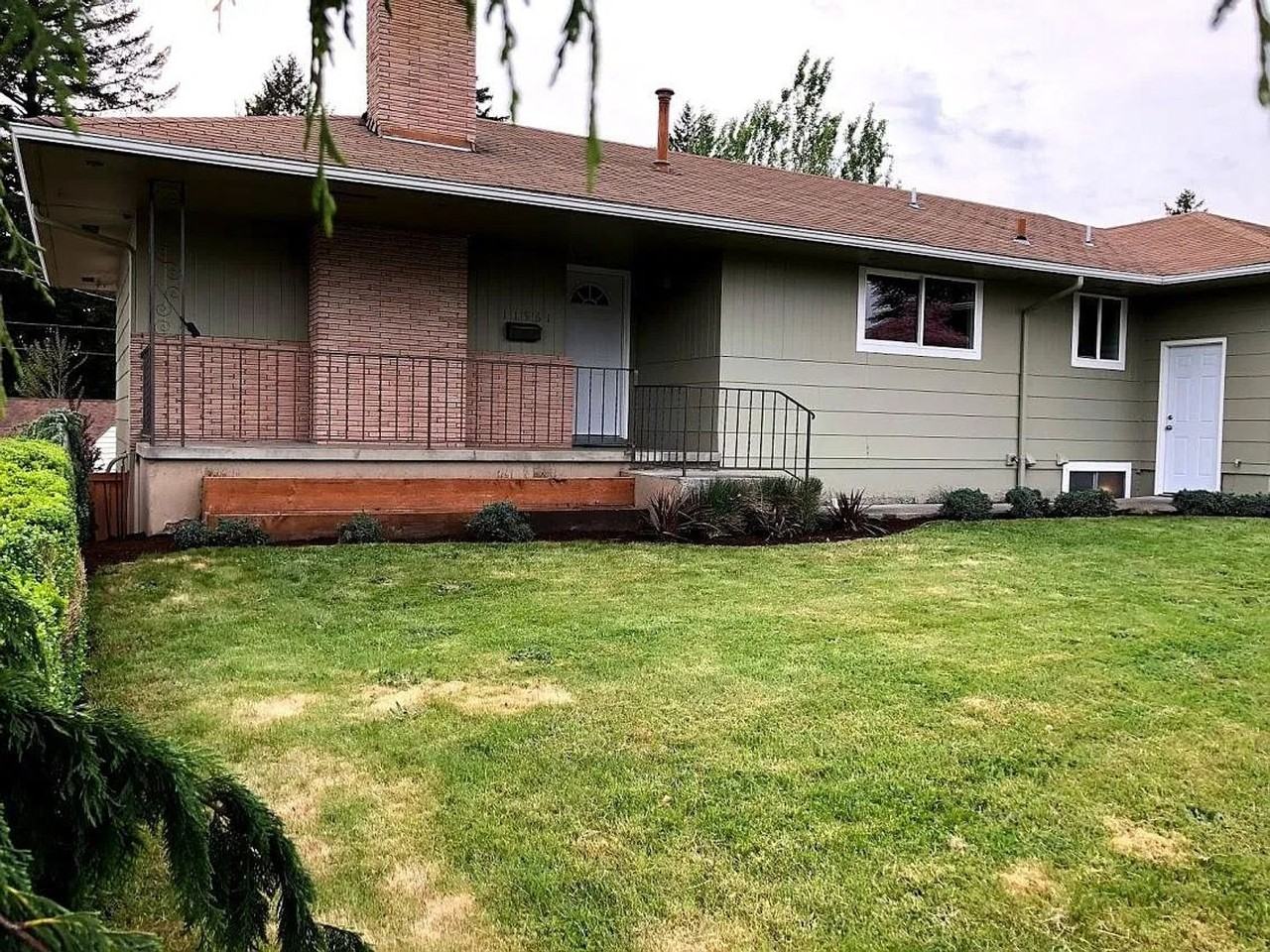 11961 Se 36th Ave - Photo 2 of 30