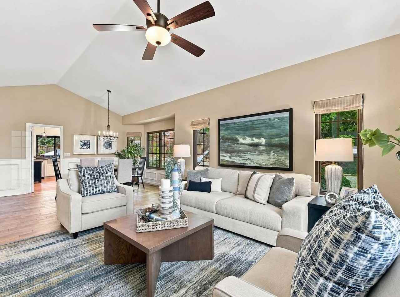 12361 Homestead Way - Photo 3 of 36
