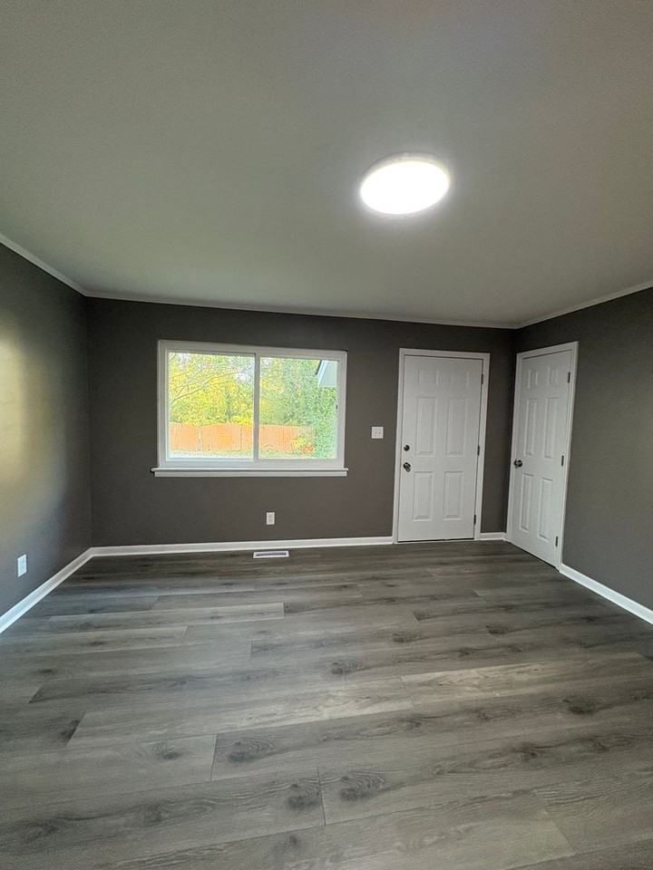 2410 Frost St - Photo 3 of 30