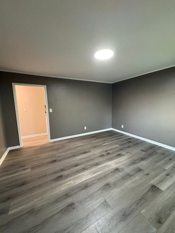 2410 Frost St - Photo 4 of 30