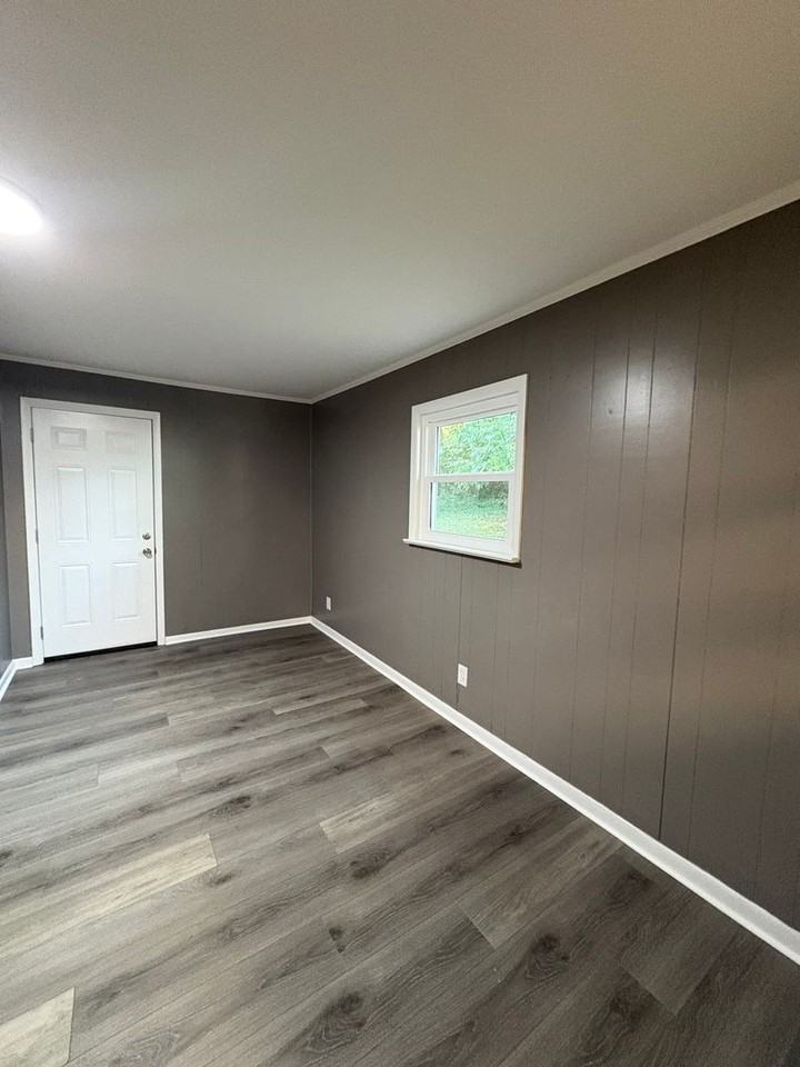 2410 Frost St - Photo 5 of 30