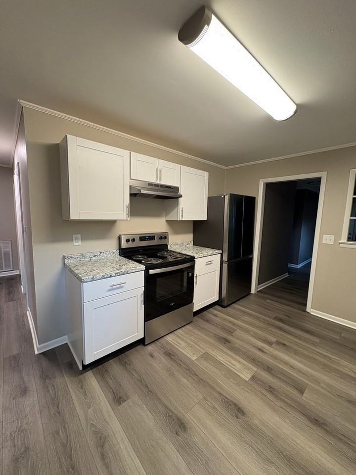2410 Frost St - Photo 6 of 30