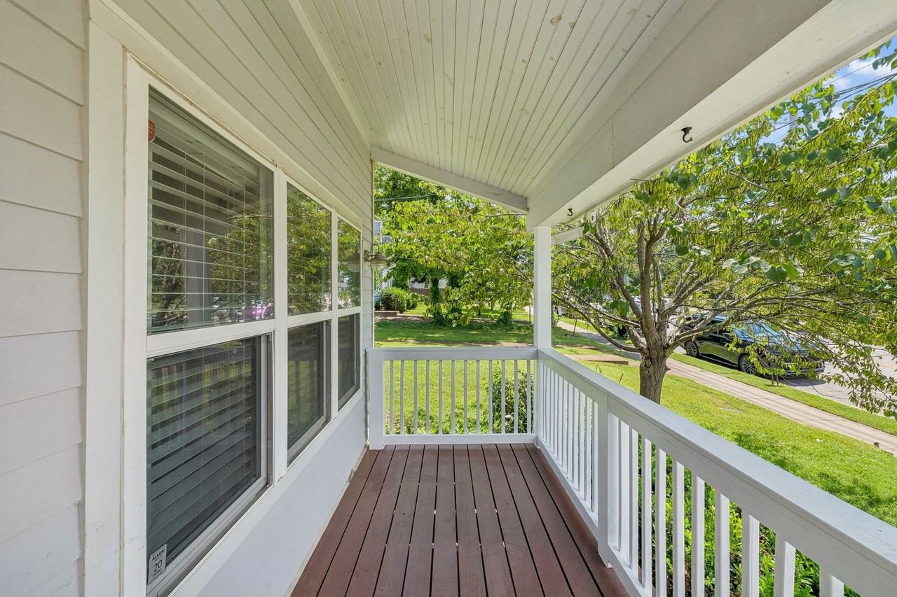 6010 Morrow Rd - Photo 4 of 32