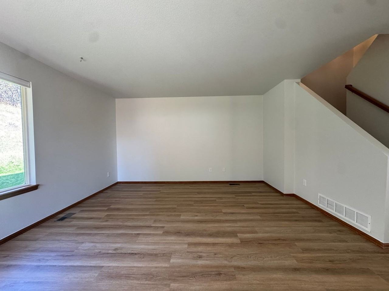 626 Echo Ln - Photo 4 of 20