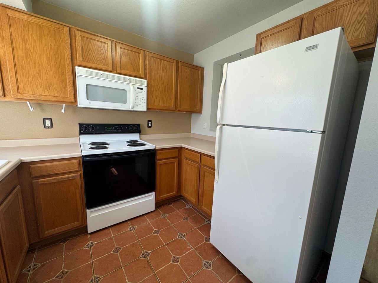 626 Echo Ln - Photo 7 of 20