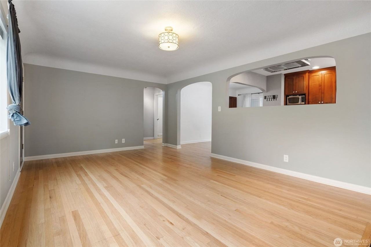 647 23rd Ave - Photo 4 of 22