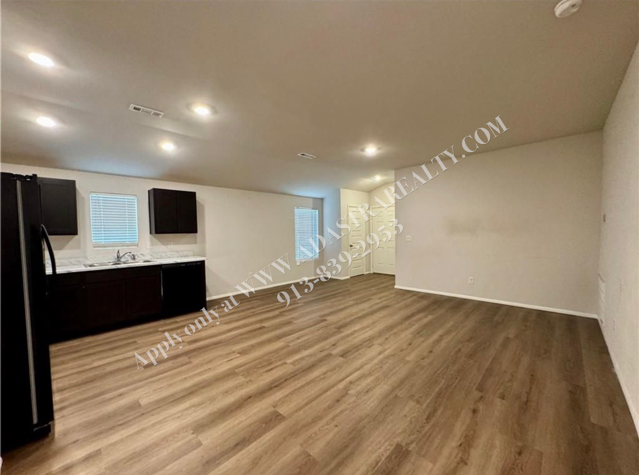 33791 W 207th Ter - Photo 5 of 12