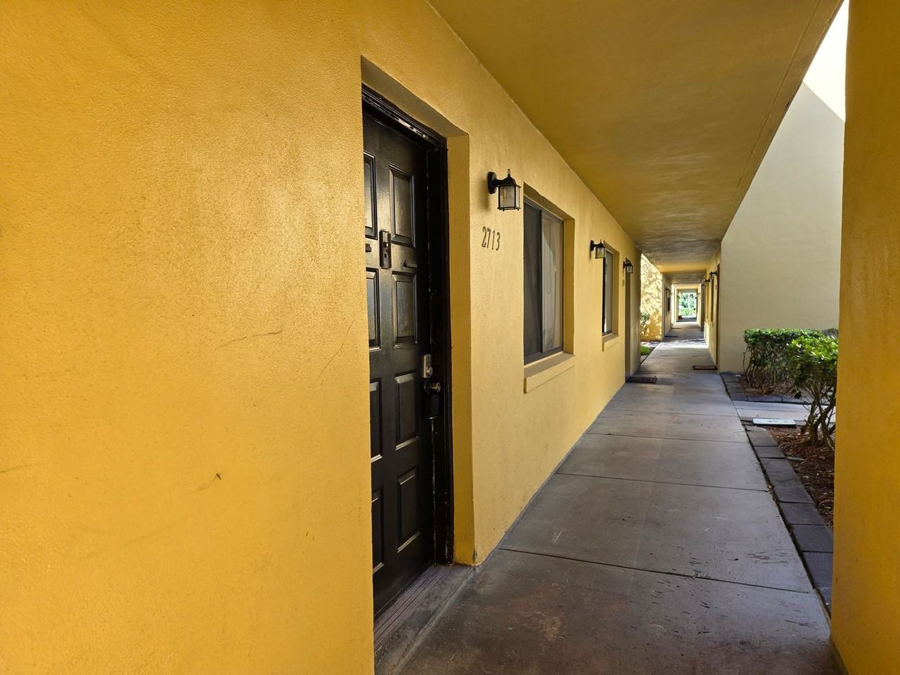 2713 Oak Park Way - Photo 4 of 21