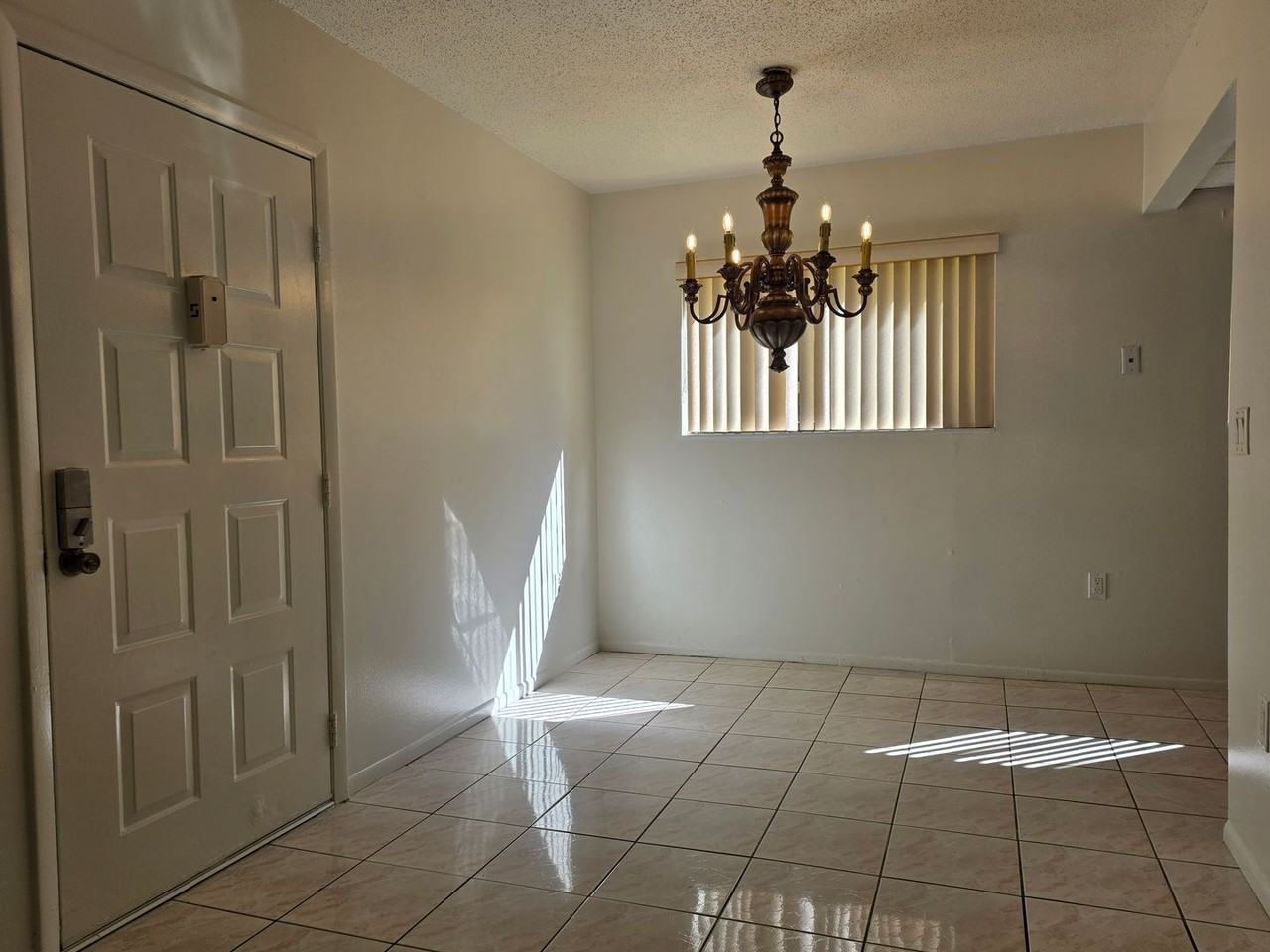 2713 Oak Park Way - Photo 5 of 21