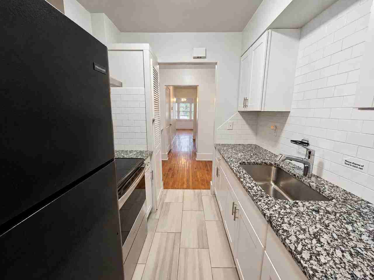2436 Nw 16th St - Photo 7 of 13