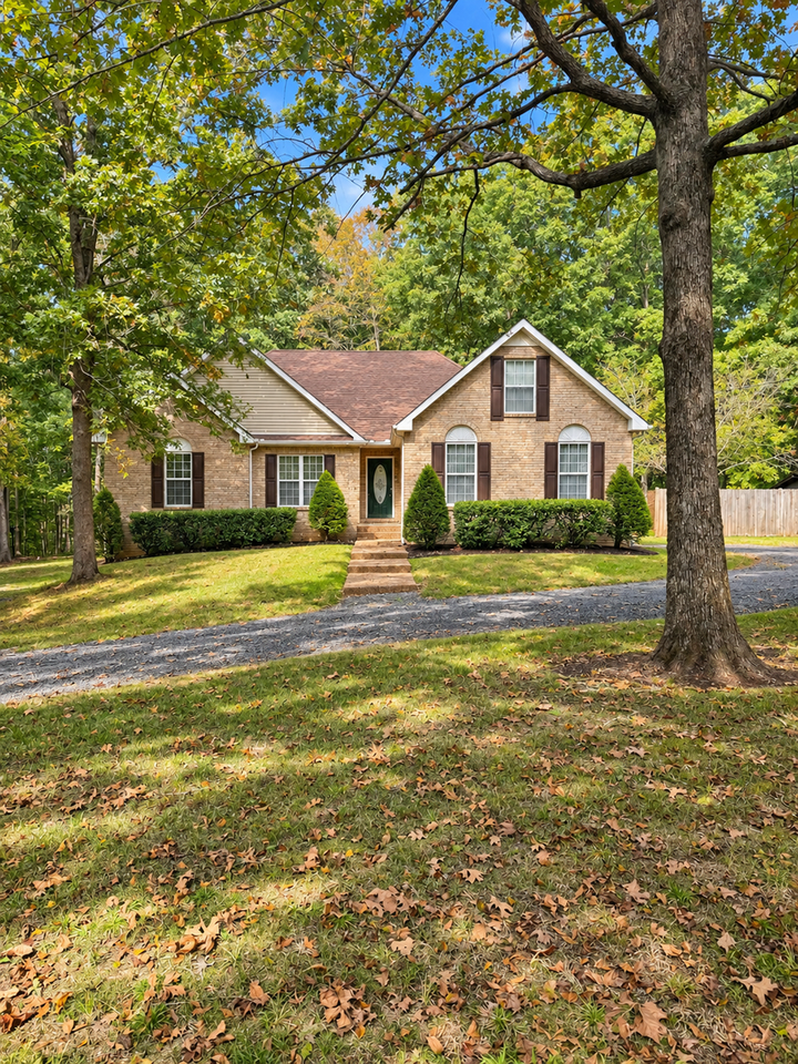 5668 Pinewood Rd - Photo 2 of 28