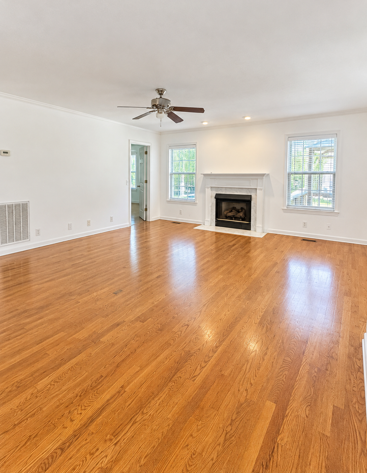 5668 Pinewood Rd - Photo 5 of 28