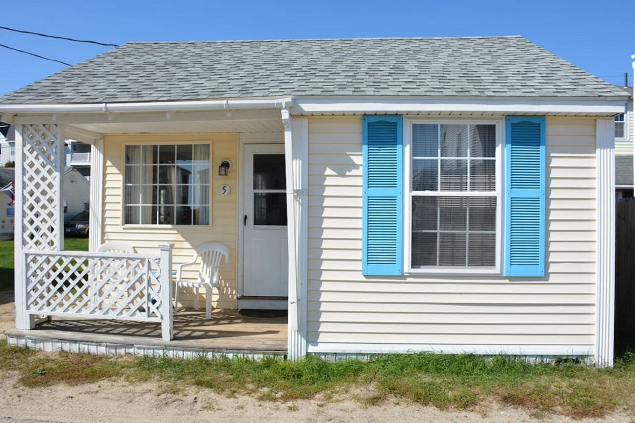 Little Miss Cottages - Photo 2 of 12