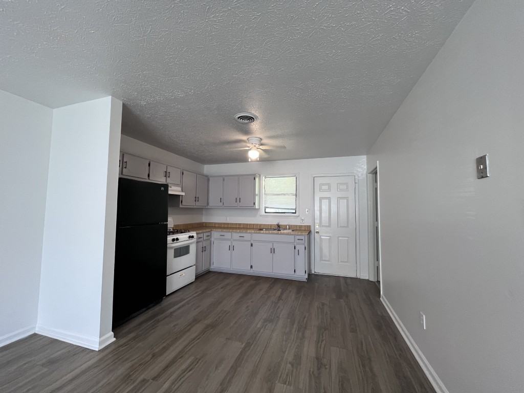 106 Jay Ln #106A - Photo 6 of 17