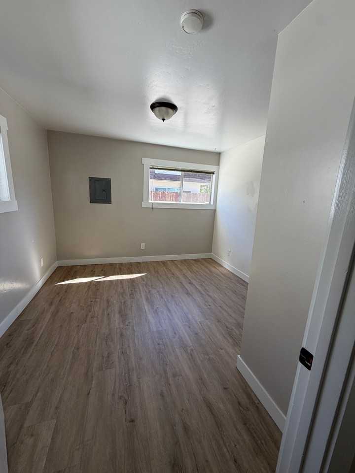 550 E Foothill Blvd #550 - Photo 3 of 9
