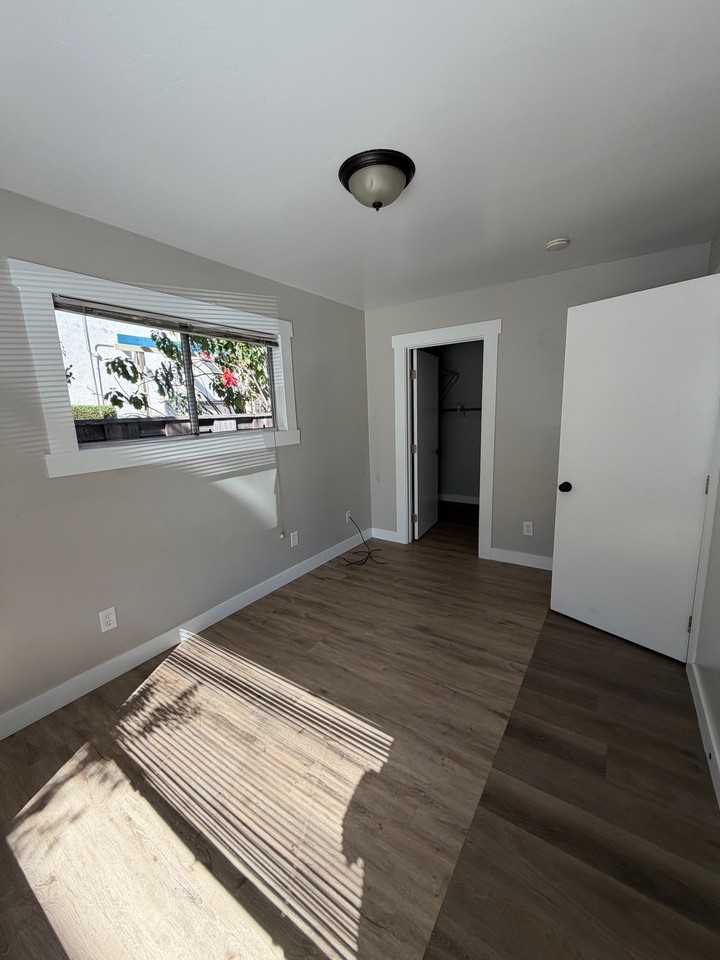 550 E Foothill Blvd #550 - Photo 7 of 9