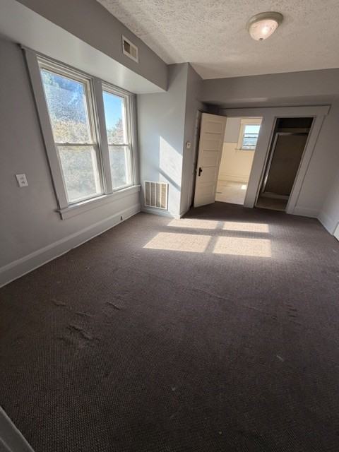 503 4th St Ne #UP - Photo 2 of 6