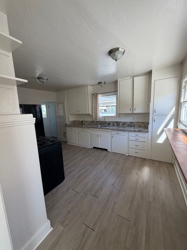 554 E Foothill Blvd #554 - Photo 3 of 8