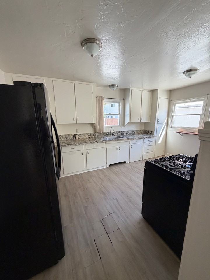 554 E Foothill Blvd #554 - Photo 4 of 8