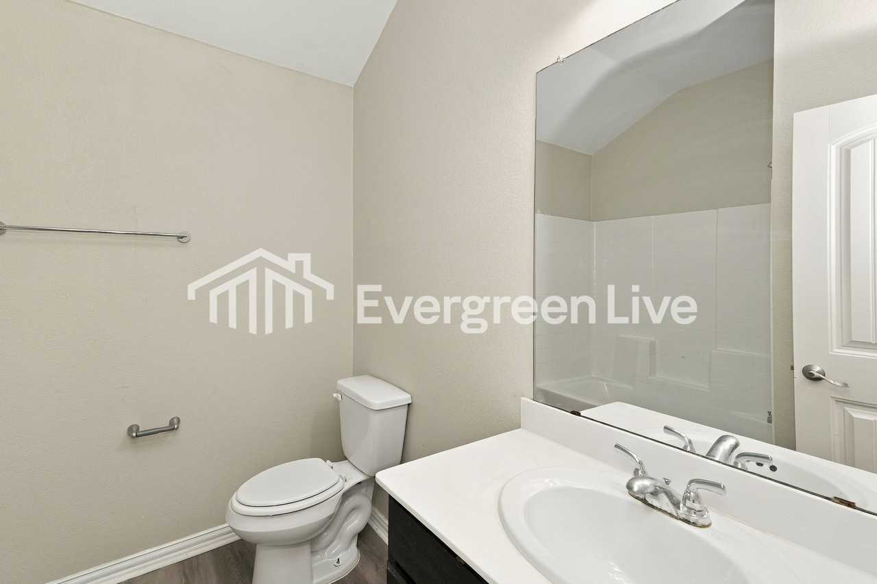 9121 Curacao Dr - Photo 4 of 16