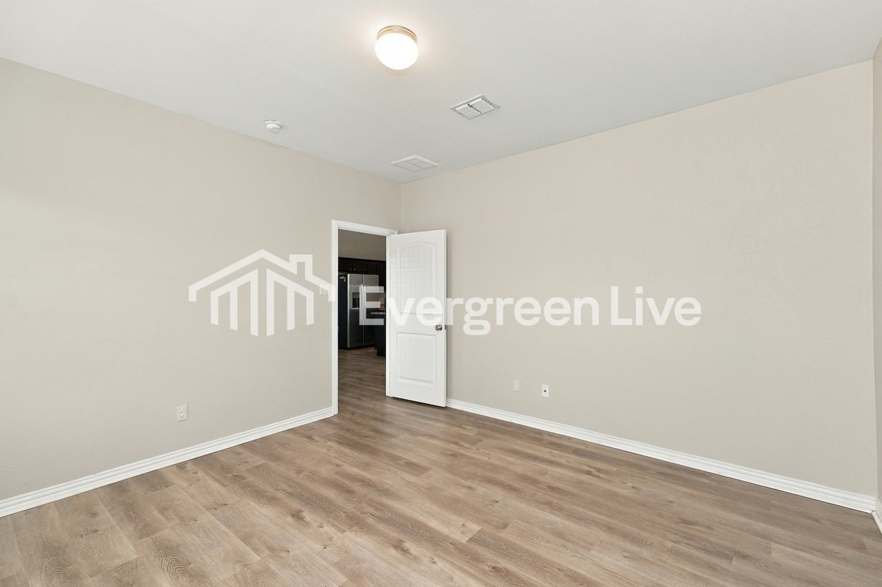 9121 Curacao Dr - Photo 6 of 16
