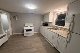 515 E Pine St ##B - Photo 3 of 14